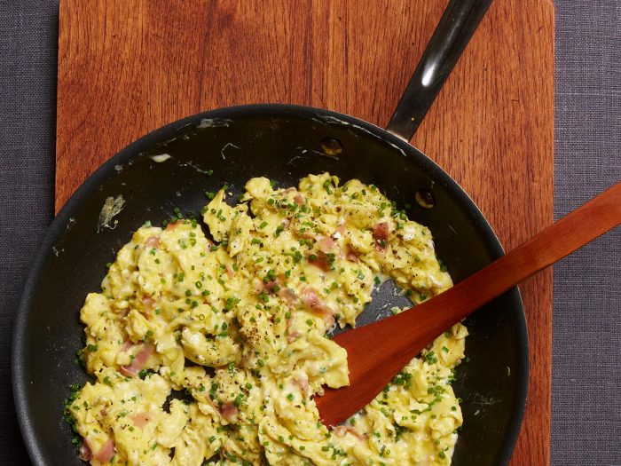 Scrambled Eggs with Prosciutto, Fontina, and Chives