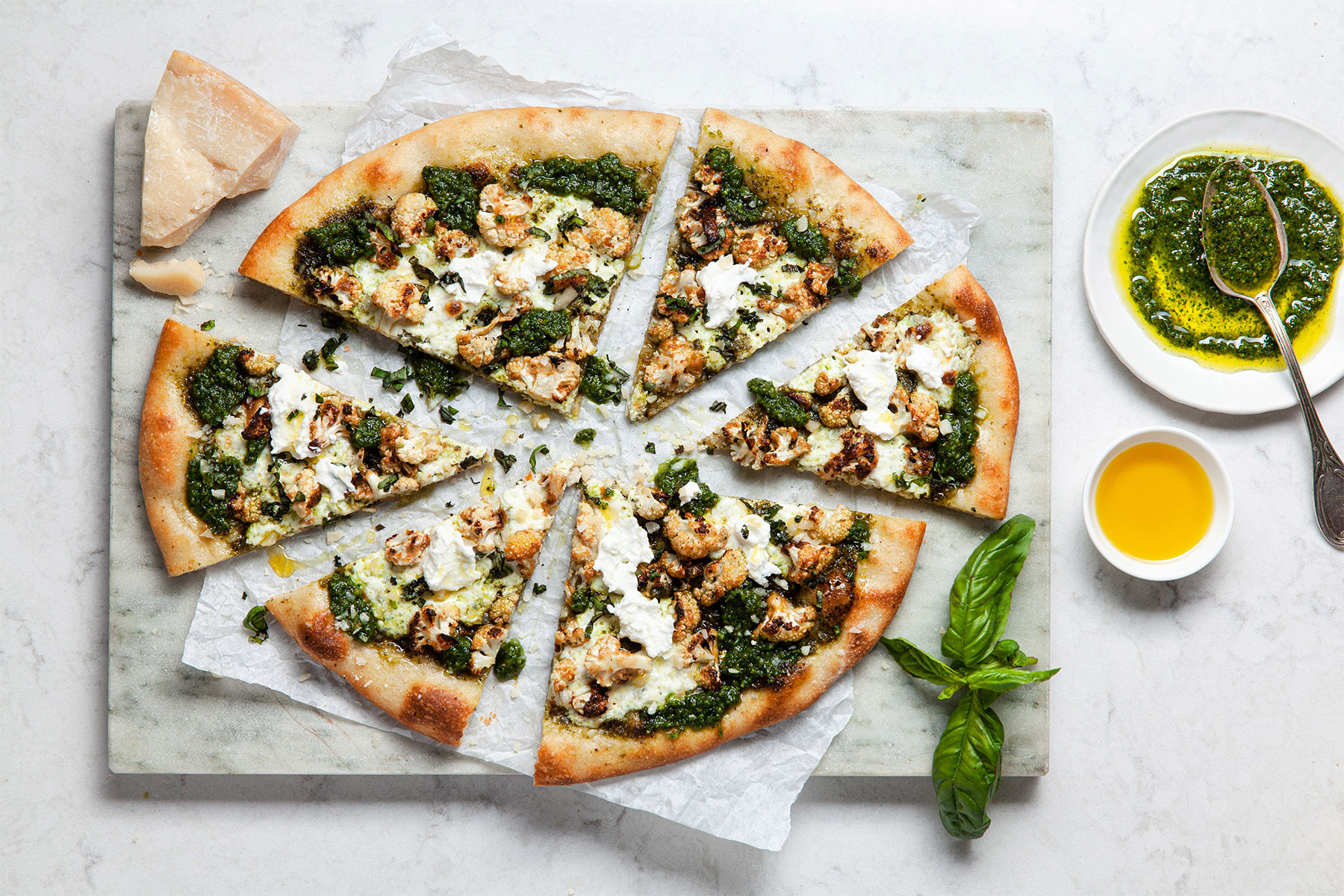 Spekulerer nedadgående Vær sød at lade være Cauliflower Pesto Pizza - Colavita Recipes