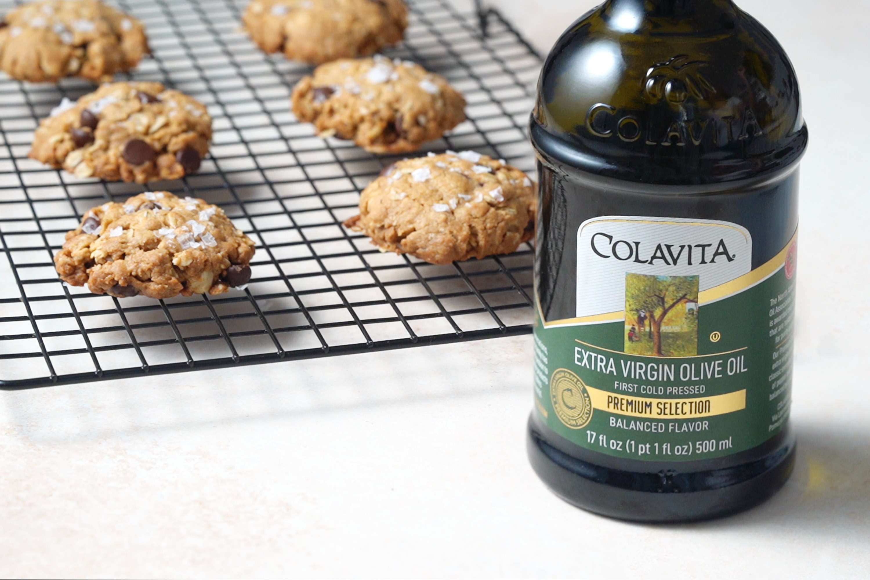 Olive Oil Peanut Butter Chocolate Chip Oatmeal Cookies Colavita Recipes