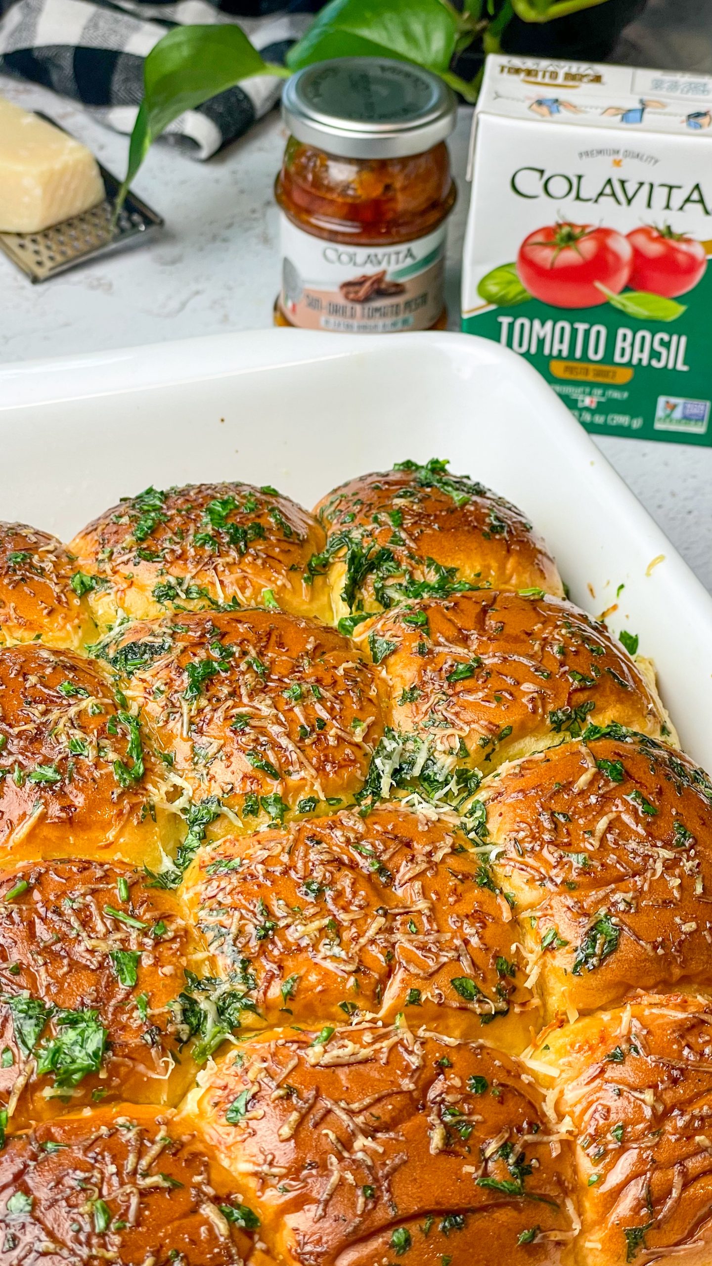 Viral Pizza Sliders with Sun-Dried Tomato Pesto by @sarah_licious_eats - Colavita Recipes